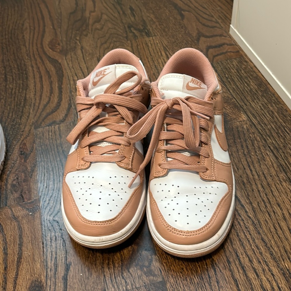 Pink nude nike woman dunks